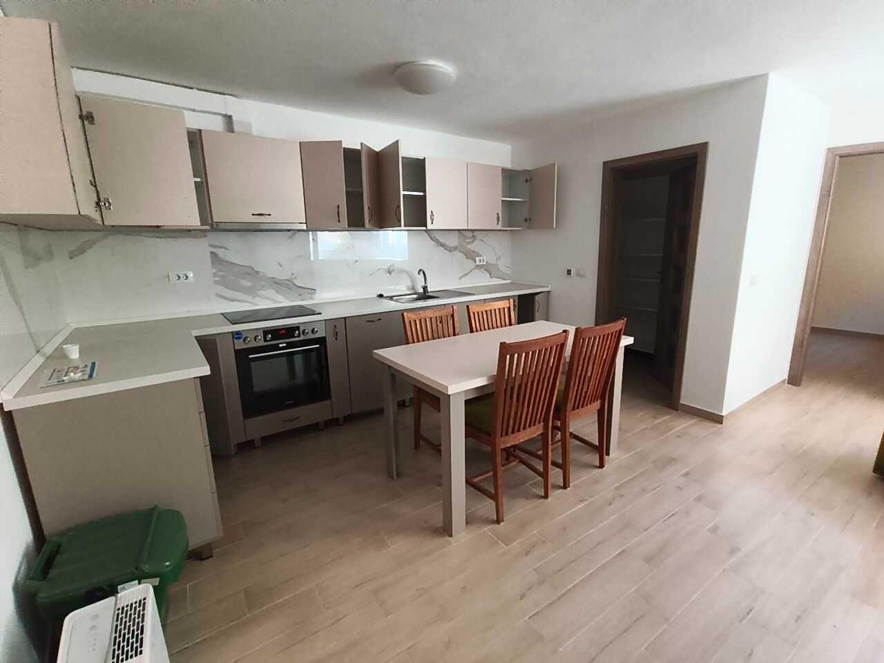 Apartament ultracentral in curte comuna