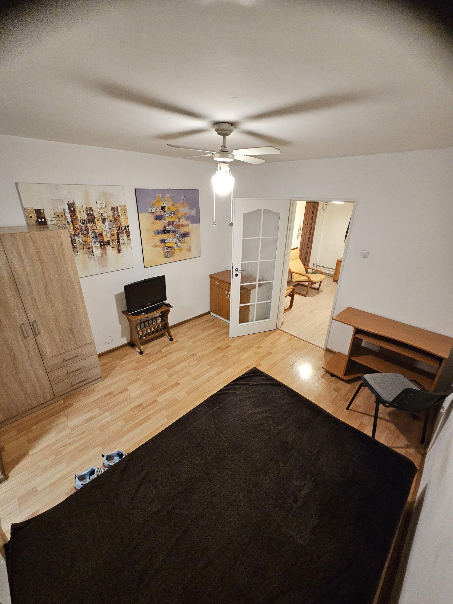 Chirie / Închiriez  apartament studio garsoniera - imagine 1