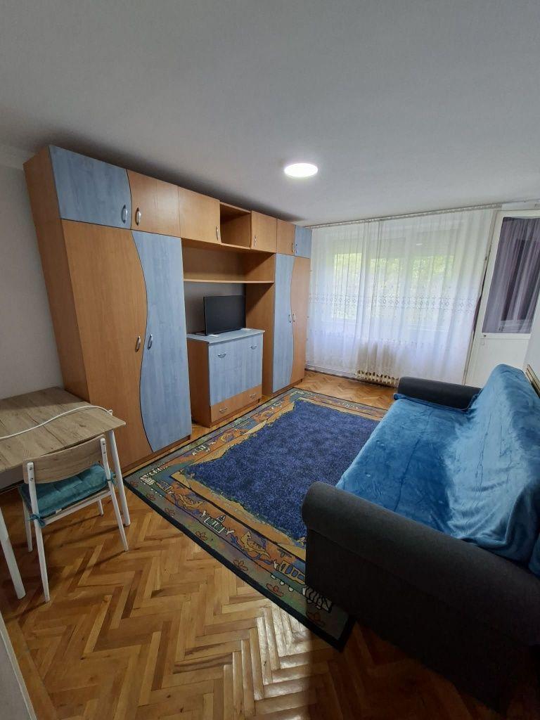 Dau in chirie ap cu 2 dormitoare in rogerius .Bul Dacia colt cu Decebal