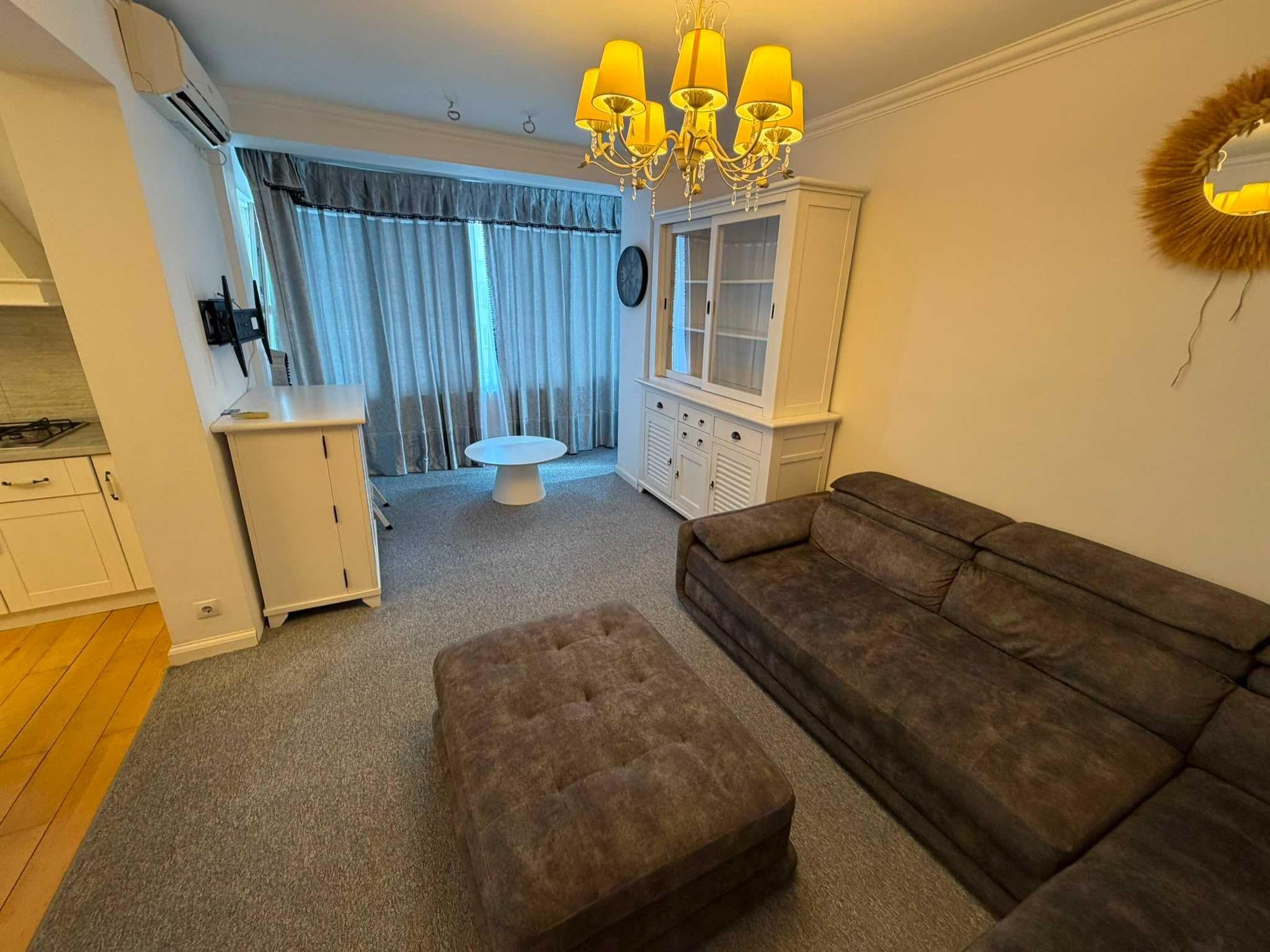 De inchiriat  -  Apartament 3 Camere | Bulevardul Dacia - ORADEA