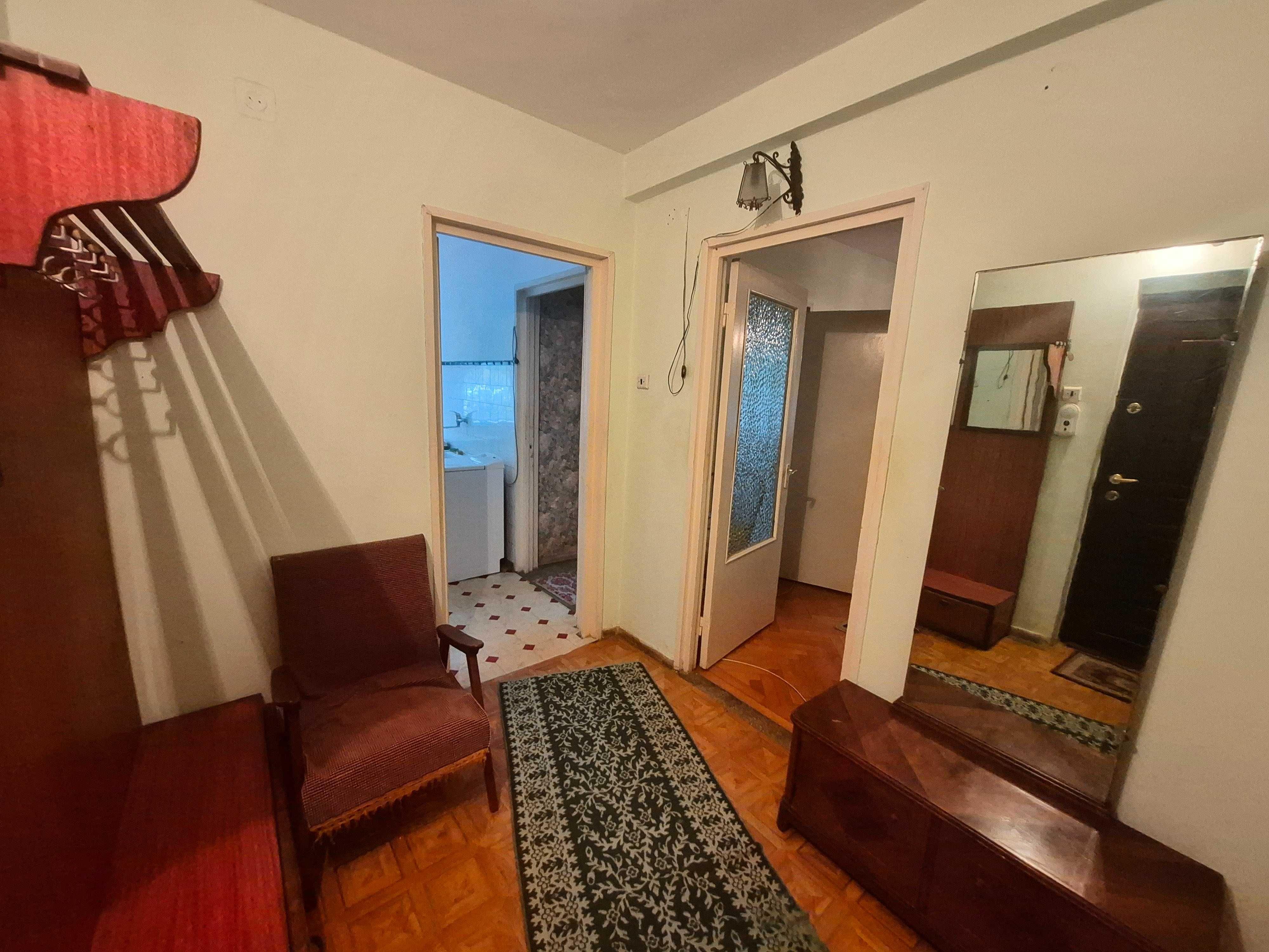 Vand apartament.2 camere - imagine 1