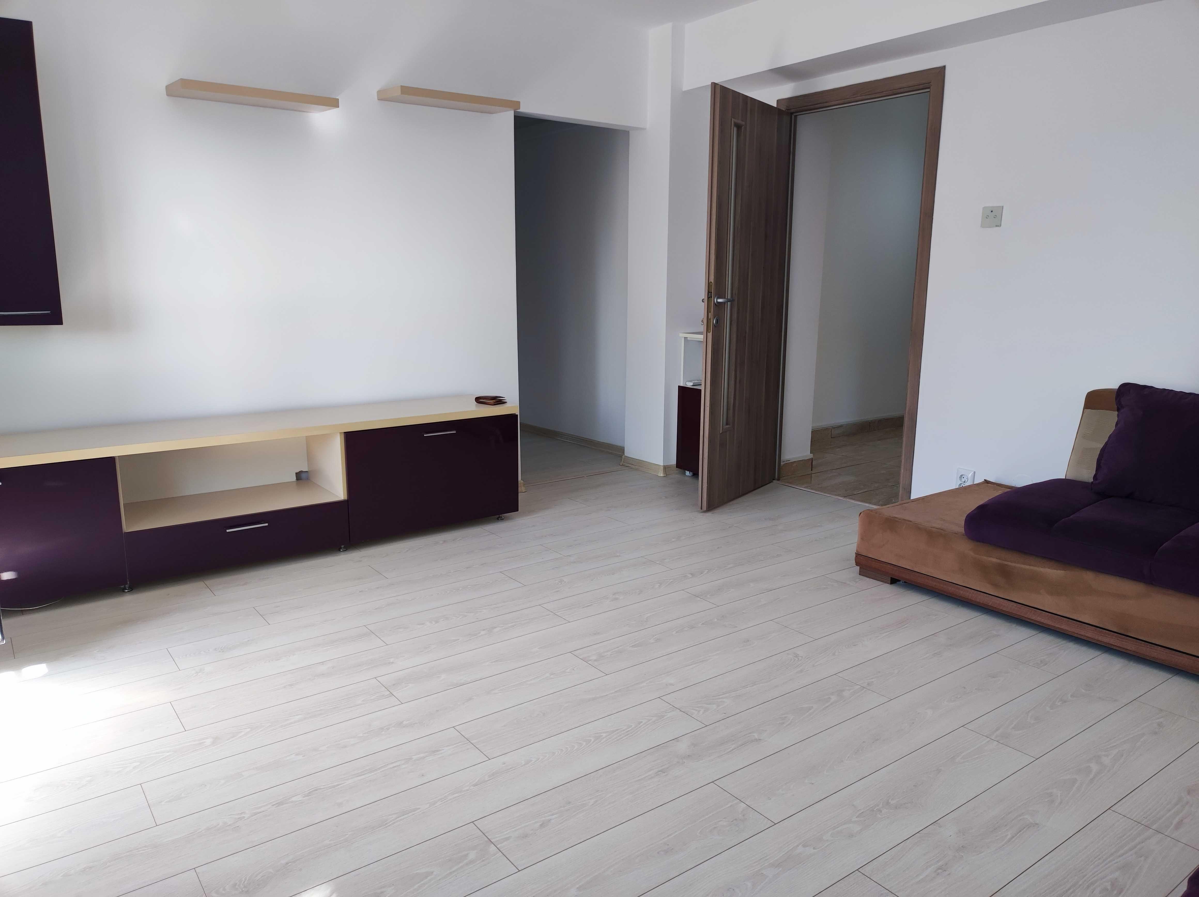 Apartament 2 camere de vanzare - Zona Democratiei
