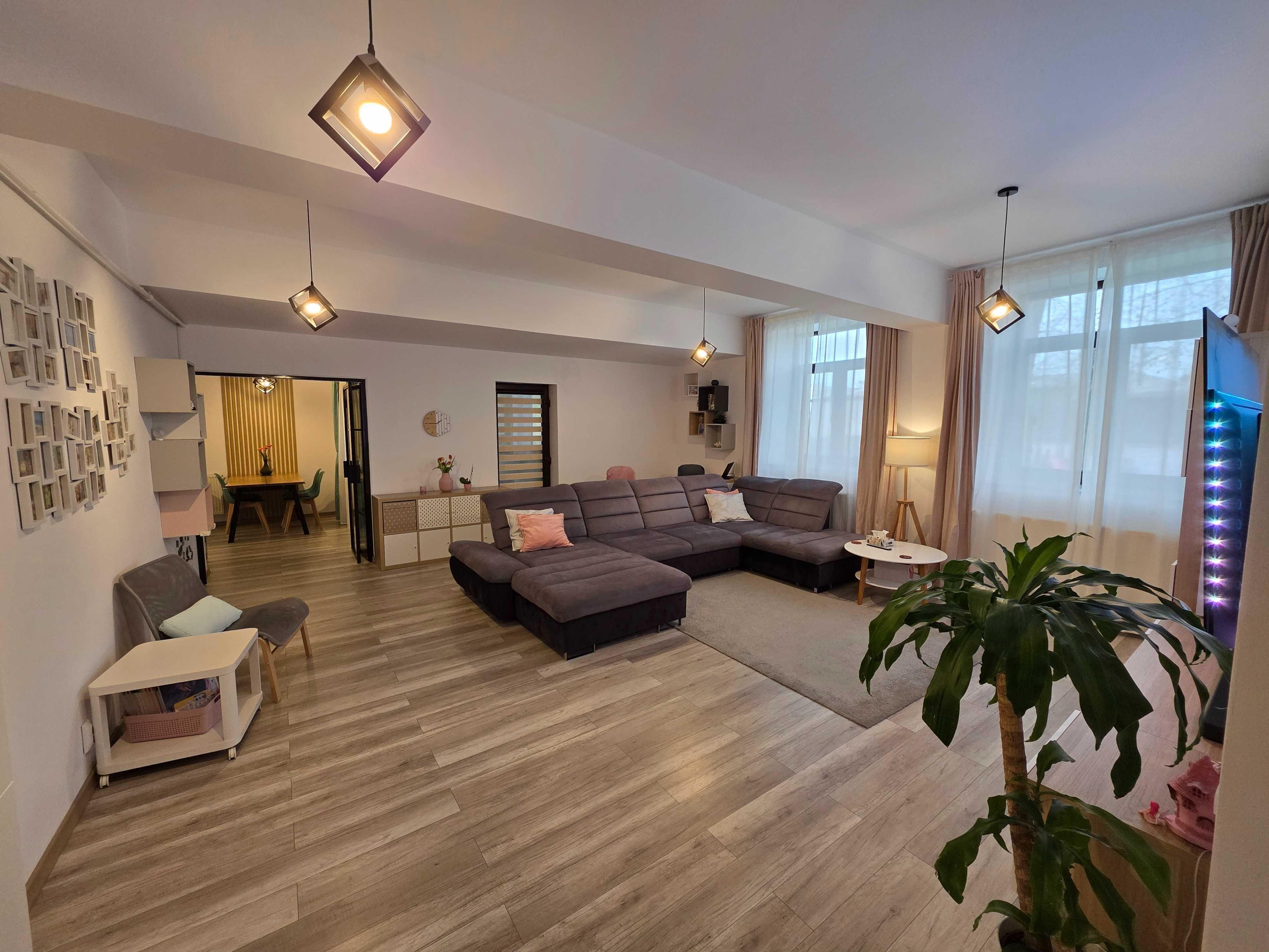 Apartament 4 camere, 140 mp utili, parter cu terasă și curte de 3.000 mp - imagine 1