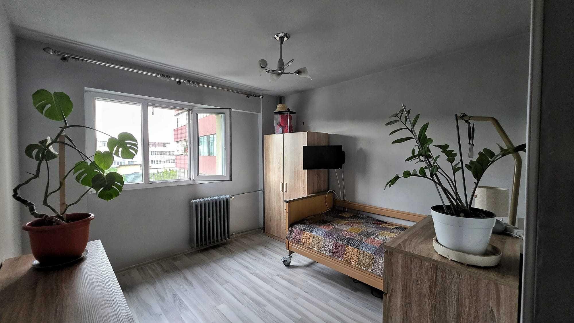 Vanzare Apartament 3 camere, decomandat, confort 1, 72 mp, etaj 3, Republicii - 8 Martie - imagine 1