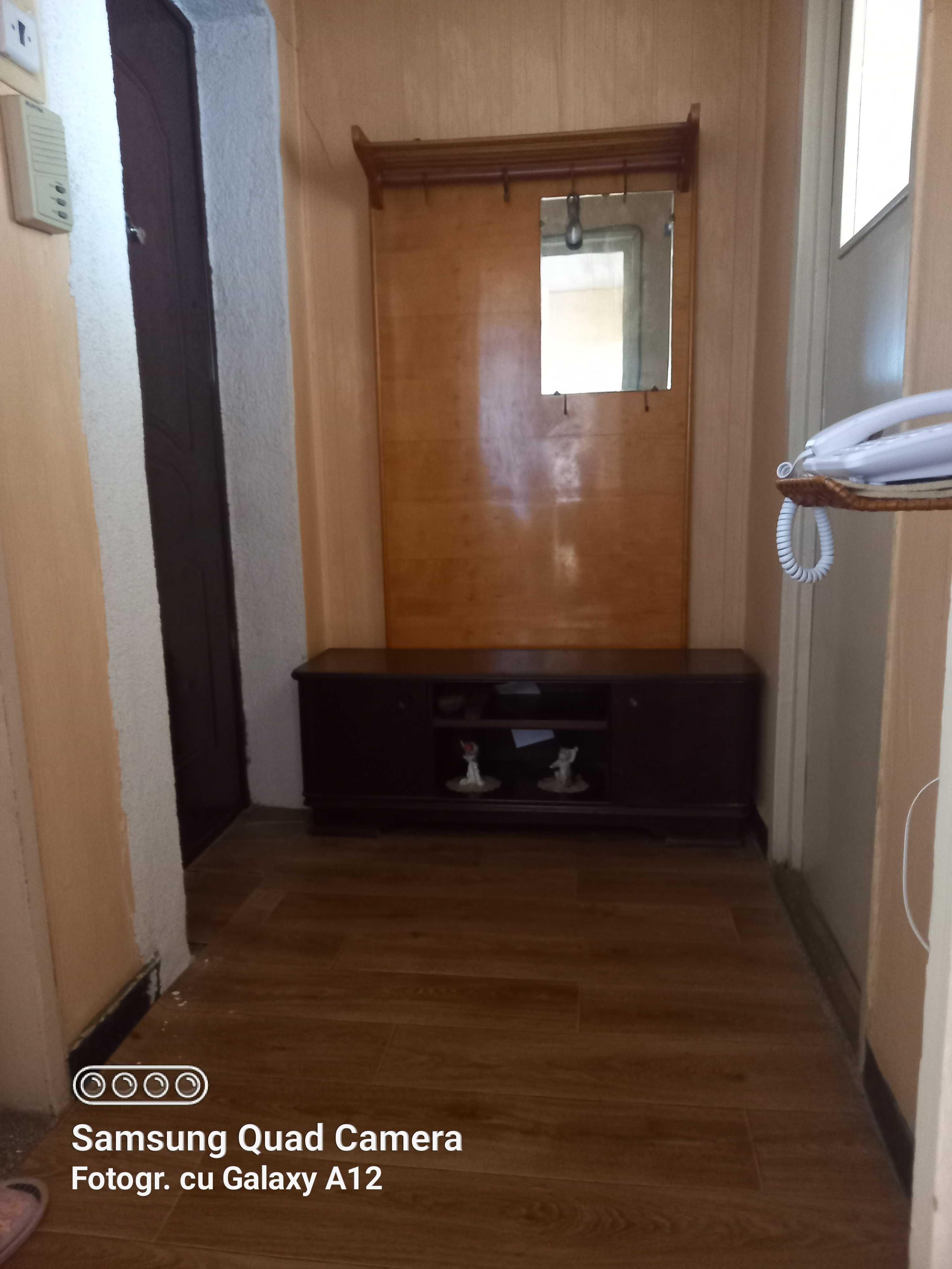 Vanzare apartament 3 camere - imagine 1