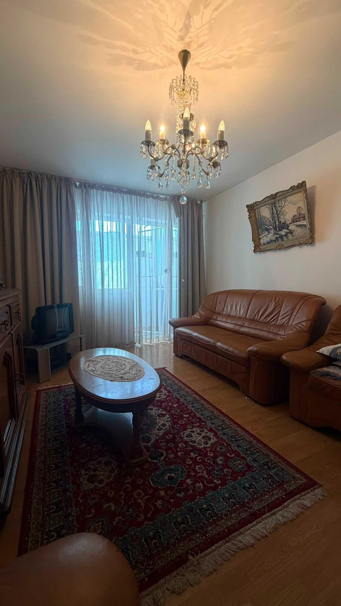 Vanzare Apartament 3 camere, decomandat, confort 1, 65 mp, Bulevardul Republicii - imagine 1