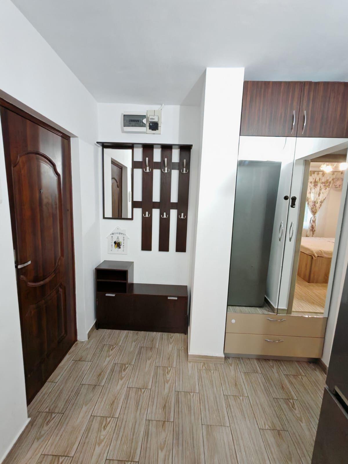 Inchiriez Apartament 2 Camere, Ploiesti 9 Mai