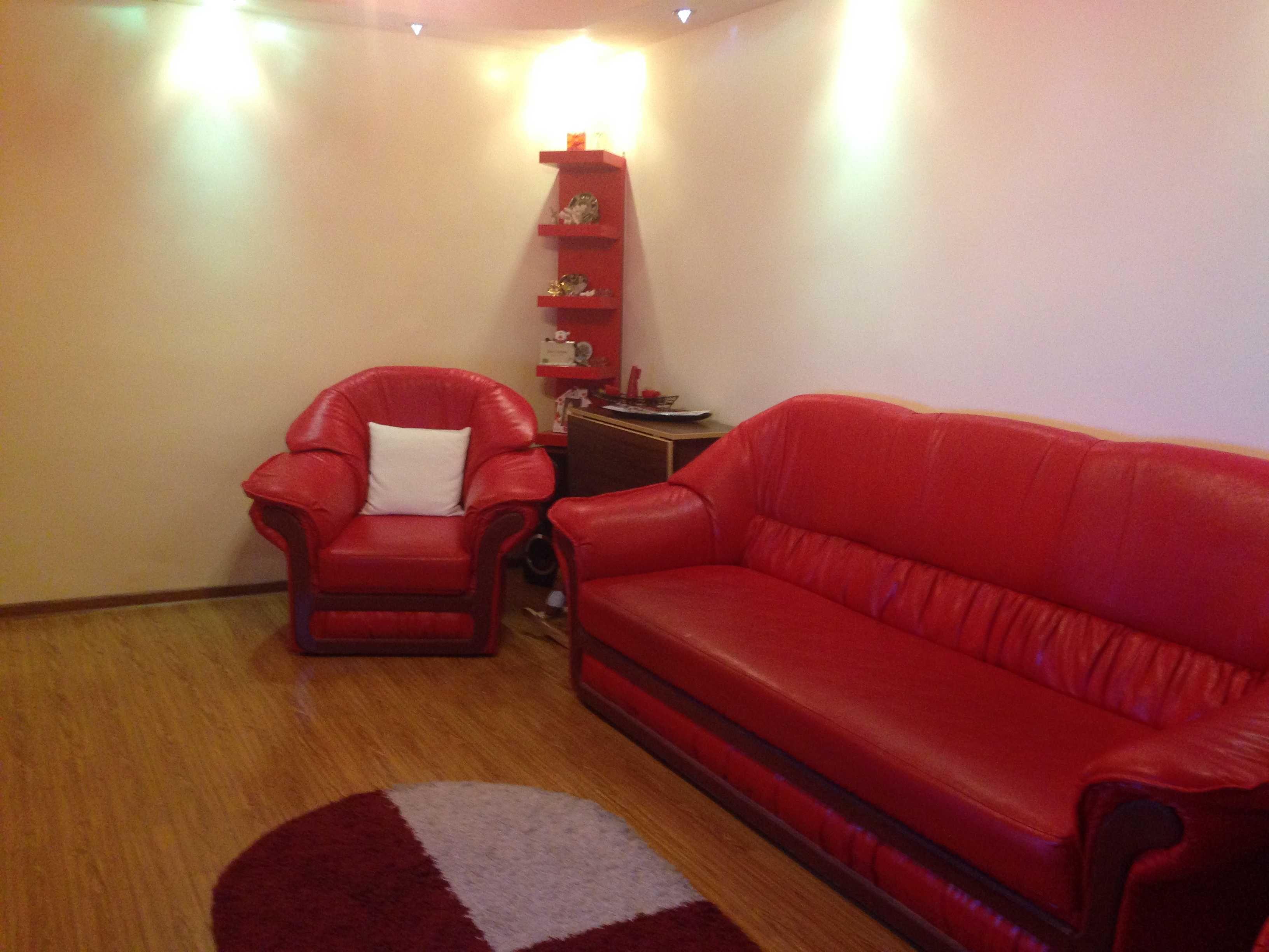 Închiriez Apartament 3 Camere Central - imagine 1