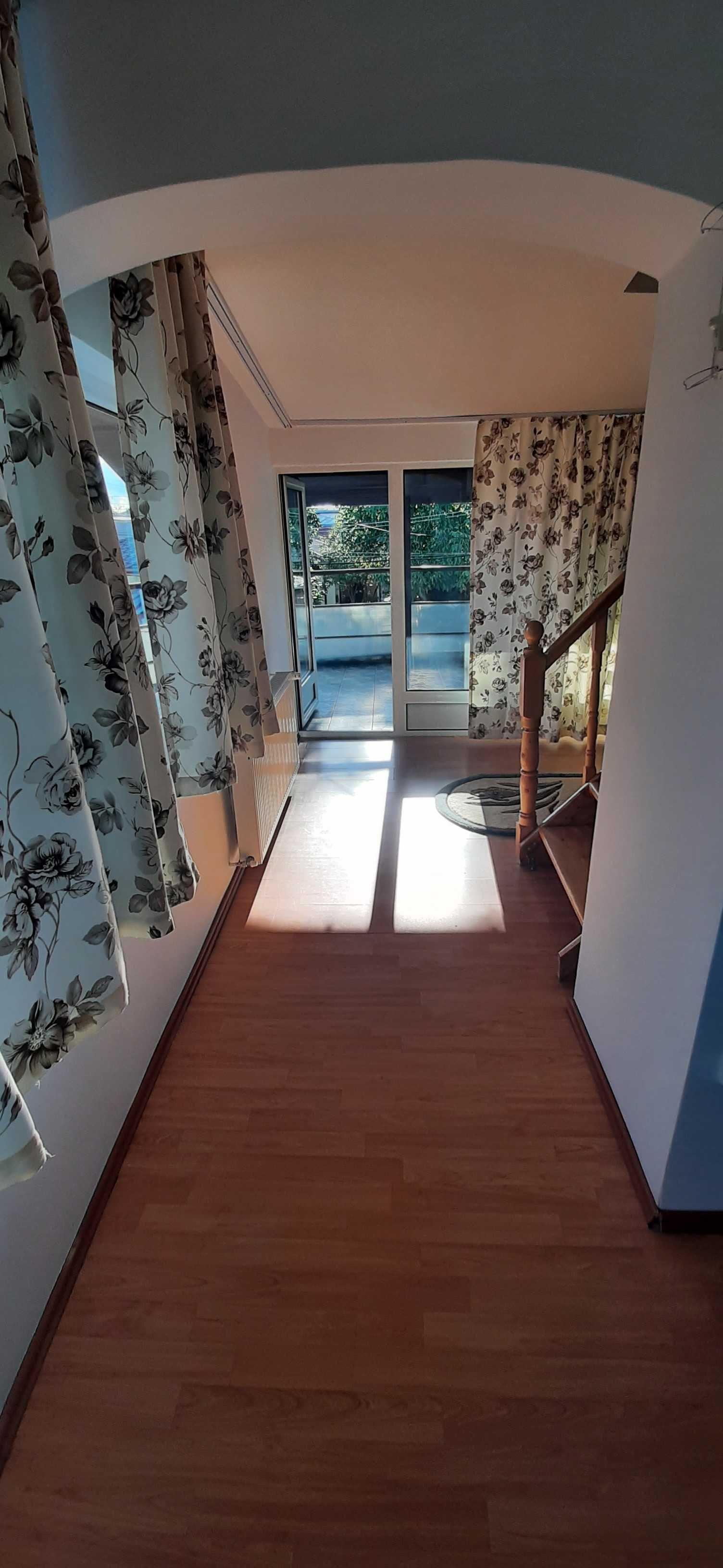 2 camere in vila de inchiriat - imagine 1