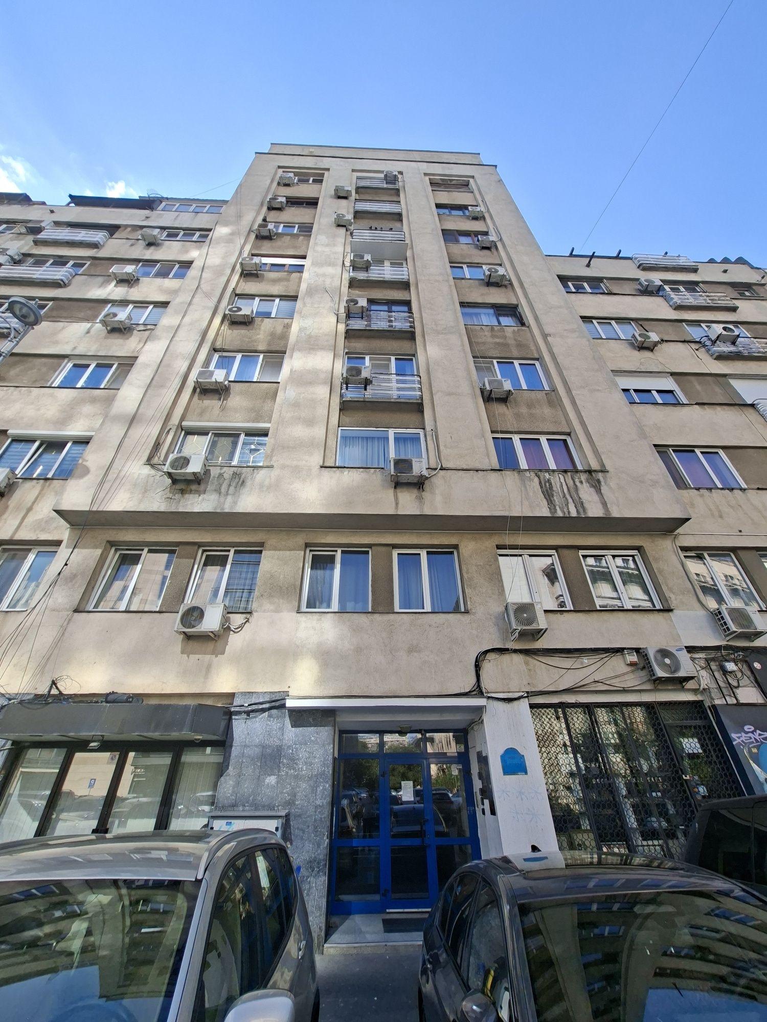 Universitate - spatiu birou 6 mp - Str. Academiei nr. 35-37