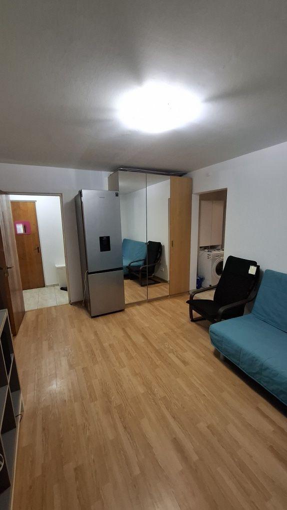 Inchiriez apratament 2 camere Zona Teiul Doamnei
