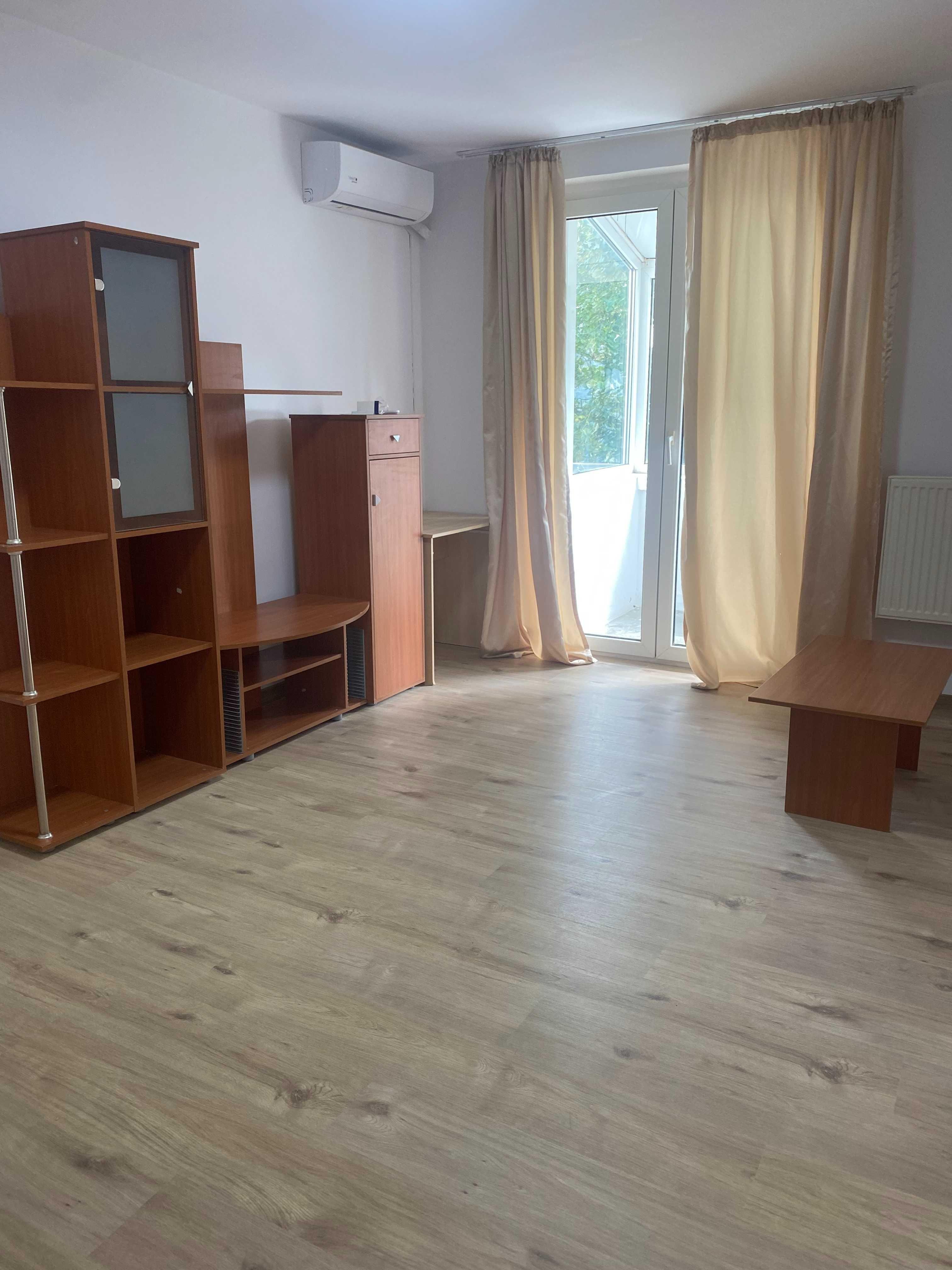 De inchiriat Apartament 3 camere Aleea Circului - imagine 1