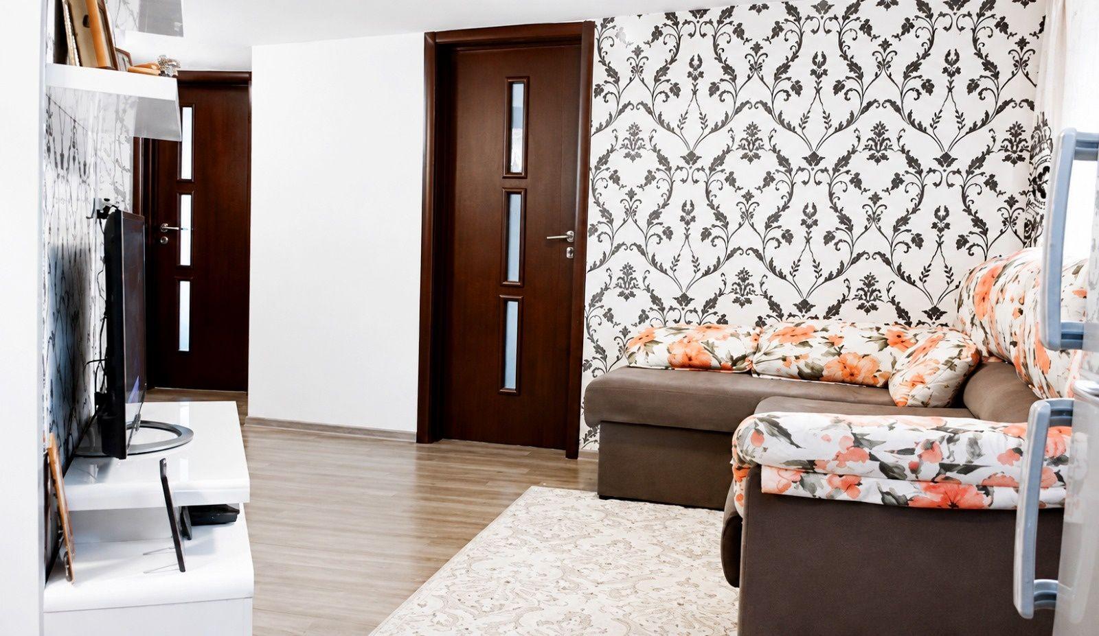 Proprietar , vand ap. 3 camere In vila  ,Unirii , ultracentral ,etaJ 3 /3   ,  boxa la demisol  , balcon si terasa cu gratar Barbeque