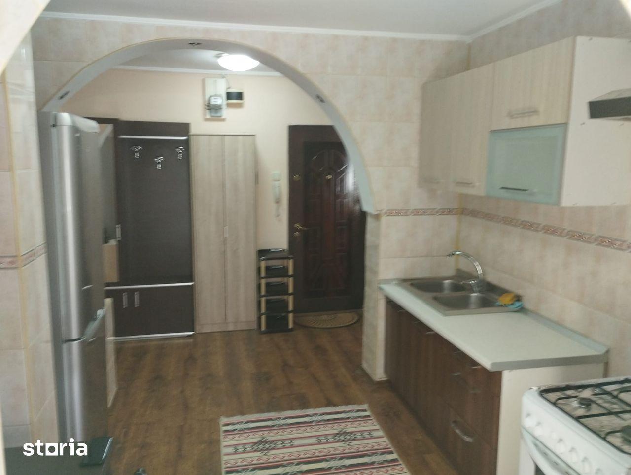 Proprietar inchiriez apartament 2 camere Salajan, Metrou N.Grigorescu