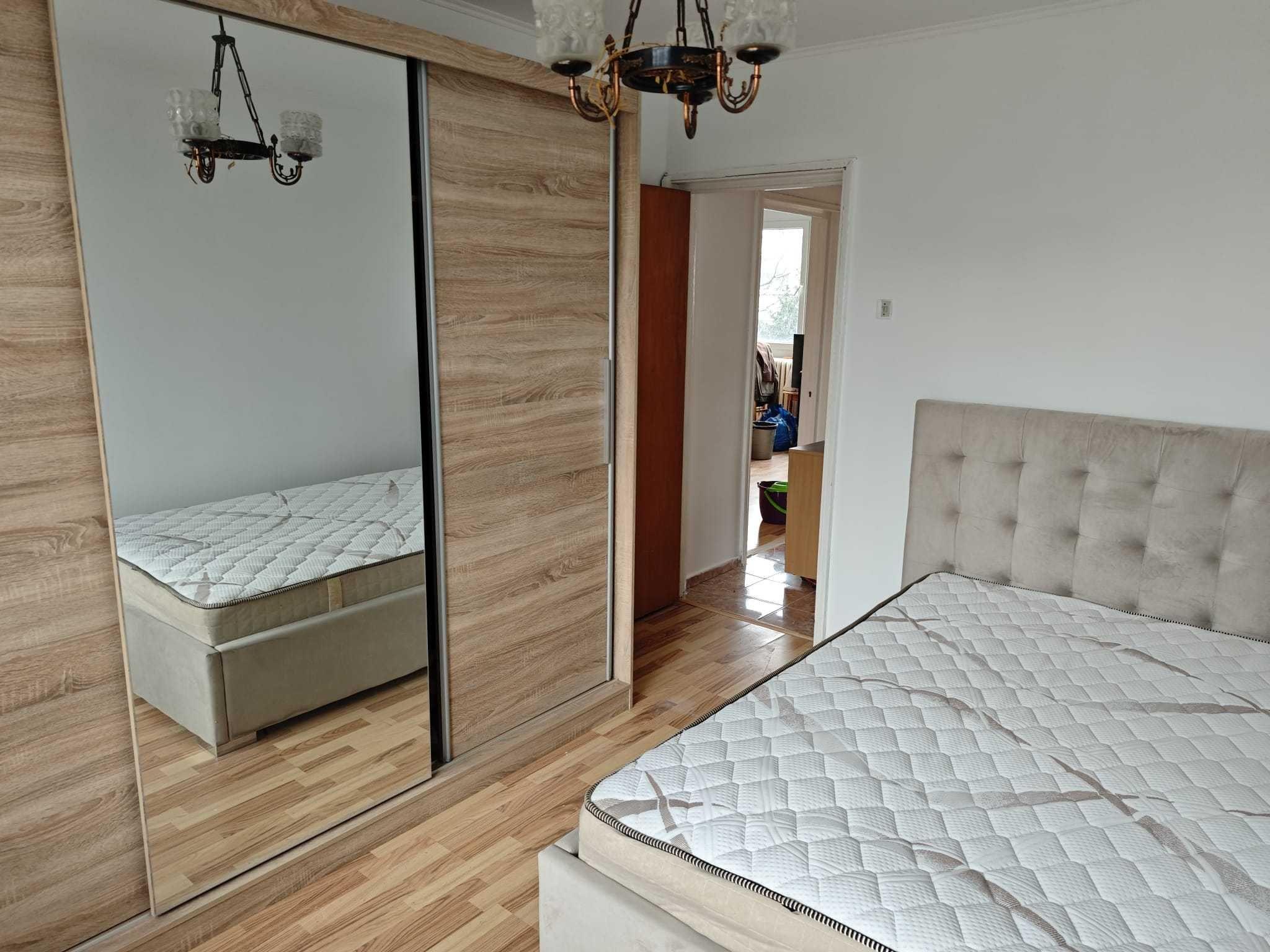 Proprietar vand apartament 3 camere la 7 minute de metrou, Emil Racovita, Piata Straduintei,  liber - imagine 1