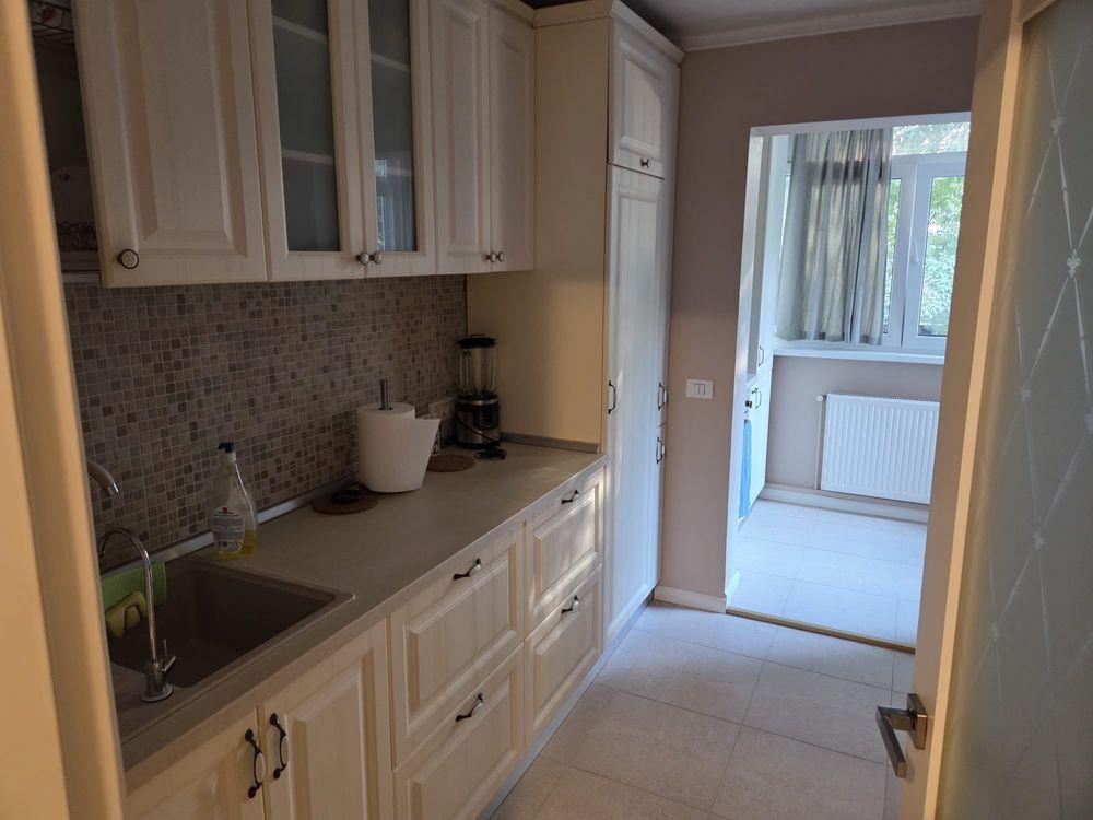 Inchiriez apartament 3 camere