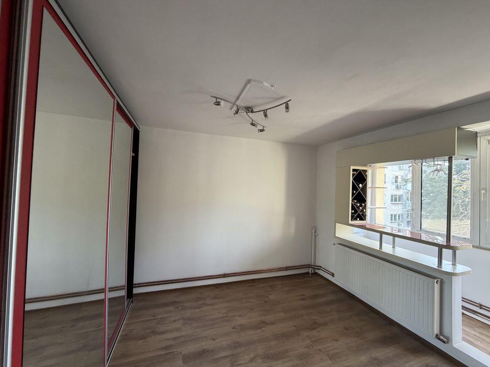 Apartament 3 camere, sector 6