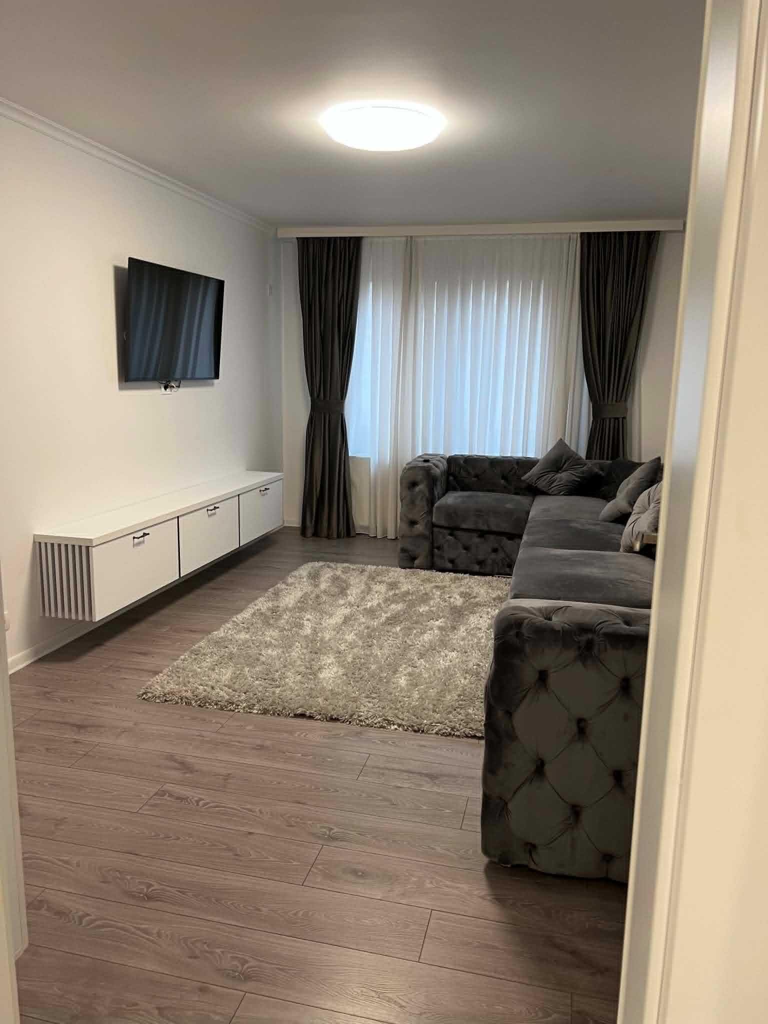 Proprietar, inchiriez apartament cu 3 camere - Piata Gorjului