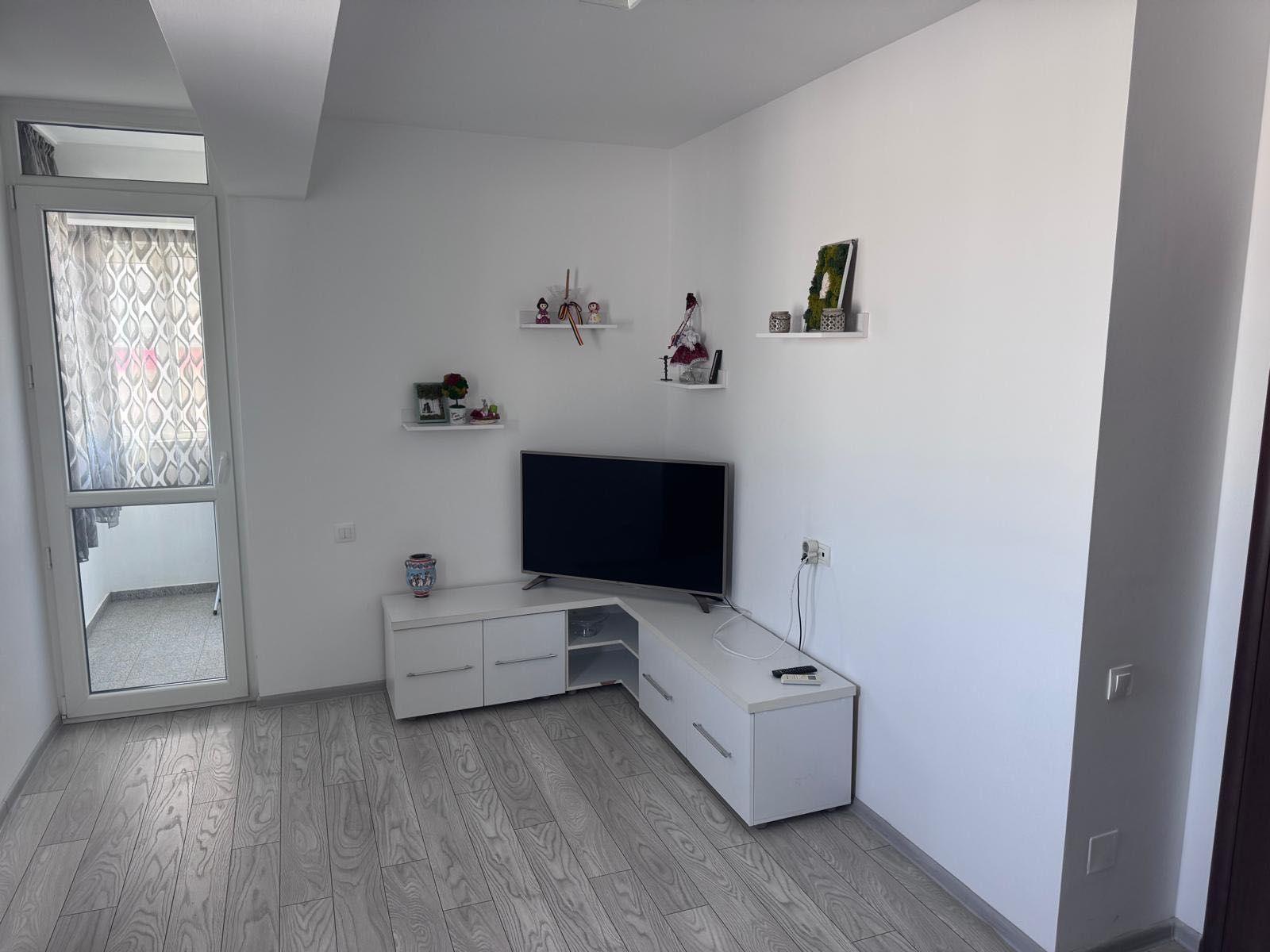 Închiriez apartament 3 camere Metro Militari, proprietar