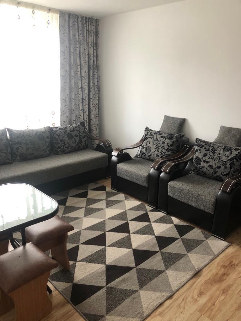 Proprietar închiriez apartament 4 camere - imagine 1