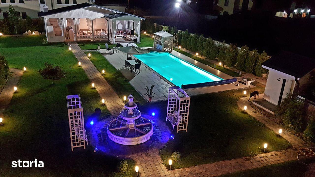 Casa cu 7 camere, piscină și garaj în suburbie - imagine 1