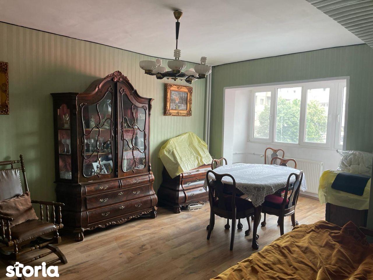 Apartament tip AN Rogerius-Dacia, 3 camere, etaj 2, lift, decomandat