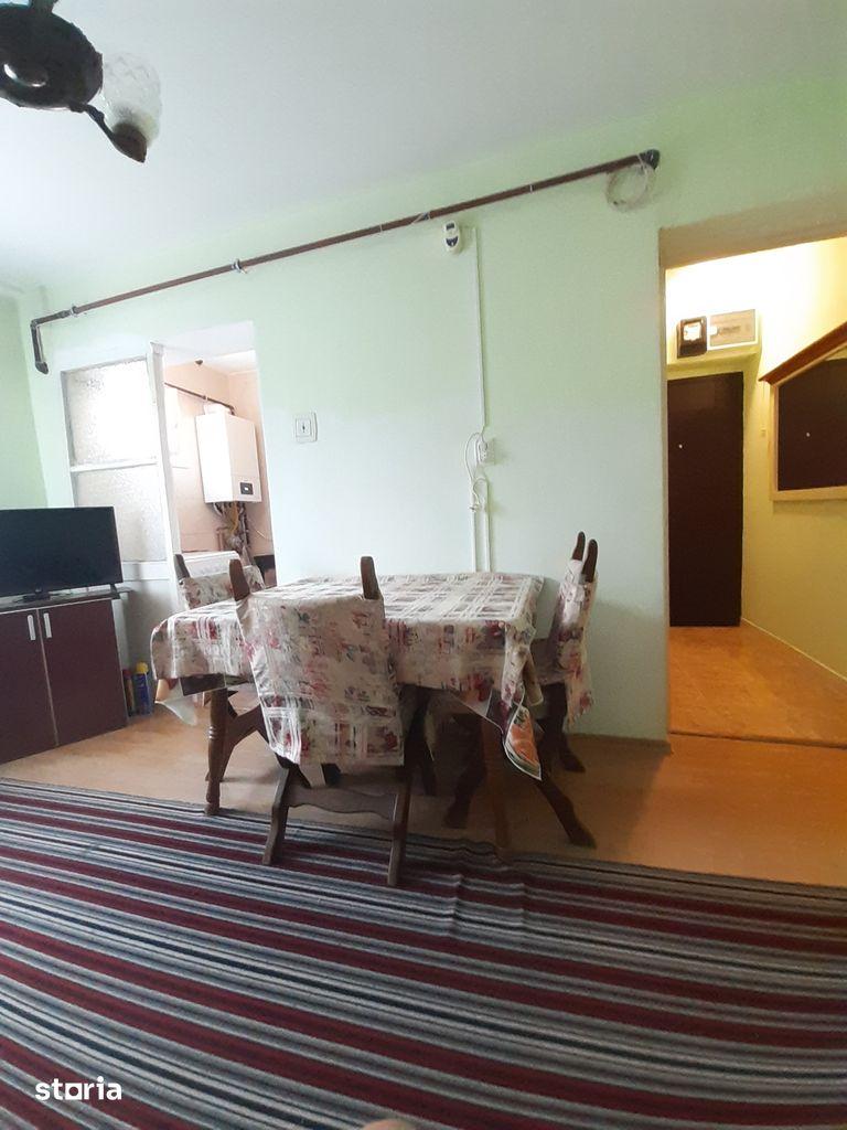 Vind apartament 2 camere în cartier Trivale, zona complex 1 - imagine 1