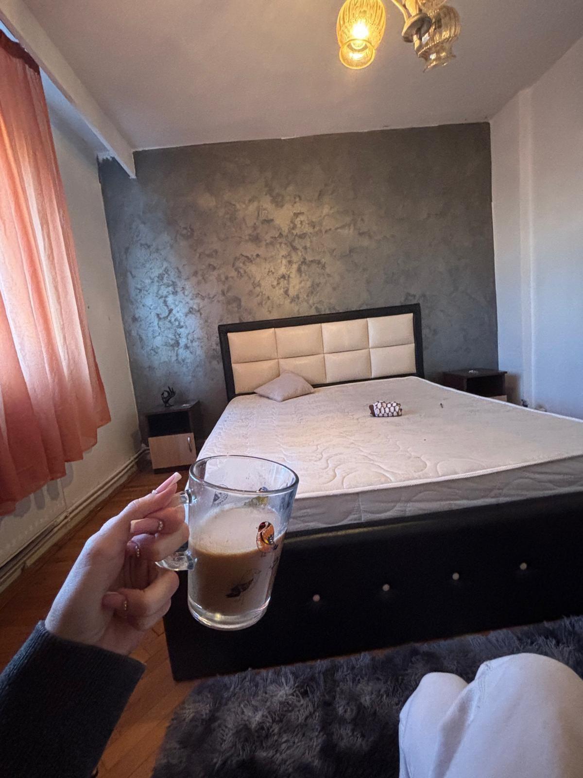 Apartament, Pitesti, cartier Trivale,  2 camere, decomandat , cu balcon - imagine 1