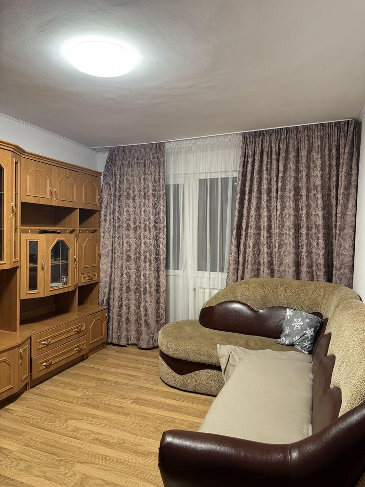 Inchiriez apartament 2 camere,Trivale.Disponibil din 17 septembrie - imagine 1