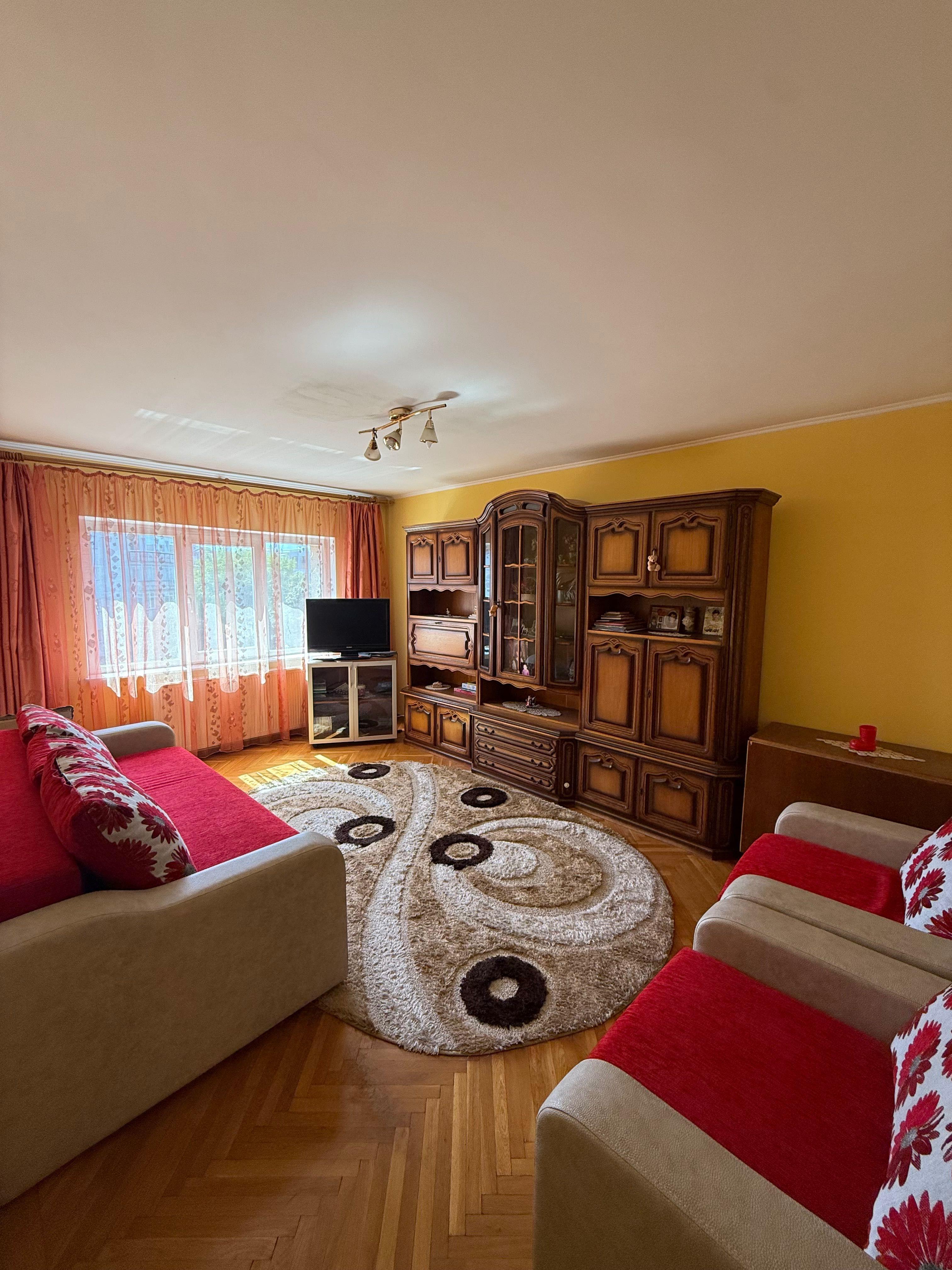 apartament 3 camere + loc de parcare de închiriat Pitești strada Exercițiu - imagine 1