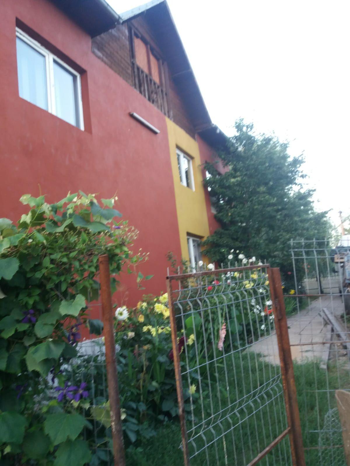 Vind casa comuna Buzoiesti - imagine 1