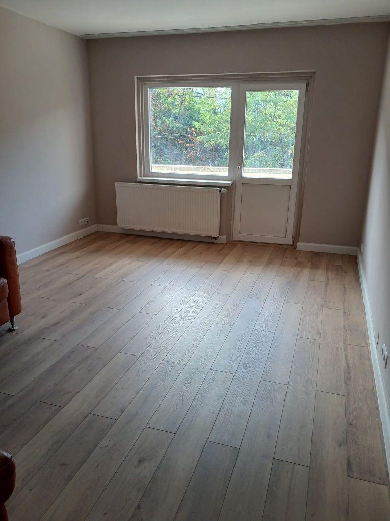 Apartament 2 camere, decomandat, etaj 1, str. Paltinisului 75
