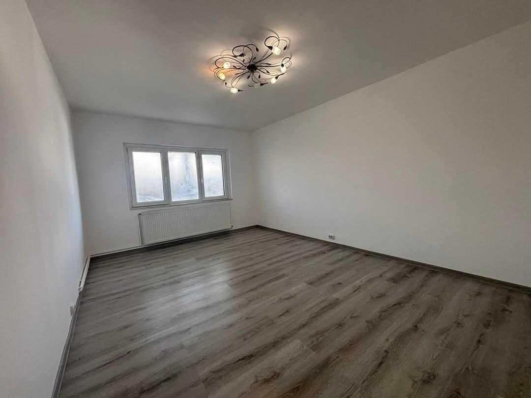 Vând APARTAMENT 3 camere CU EXTINDERE - str. Petru Rareș