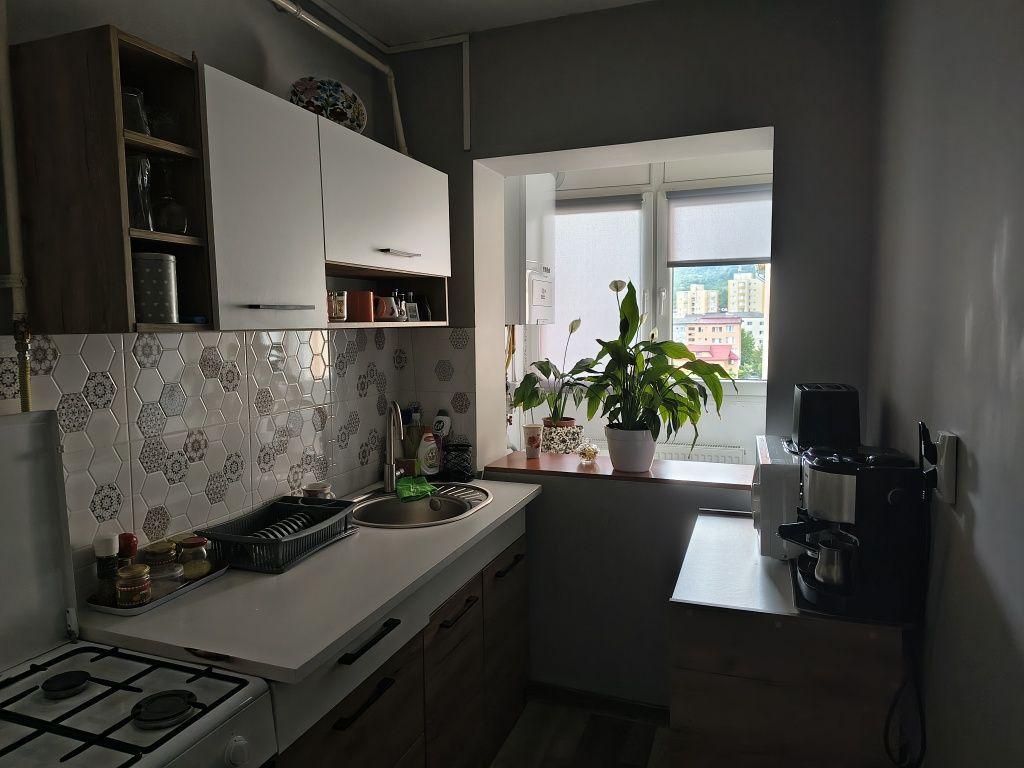 3 camere, de vânzare