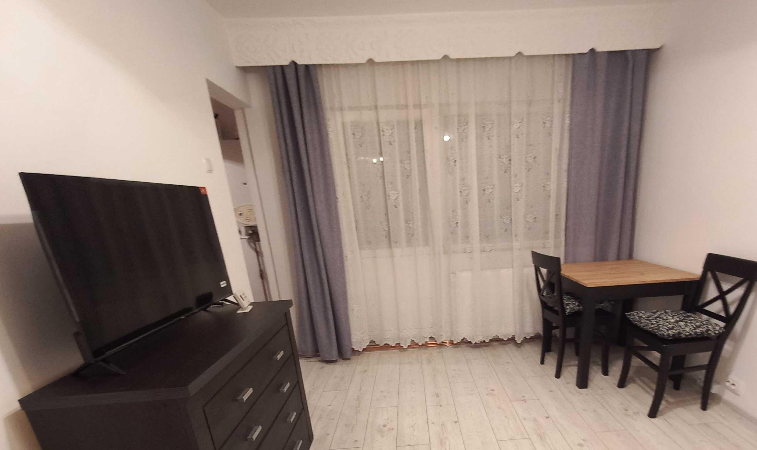Dau în chirie garsonieră confort I, zona Spital Județean