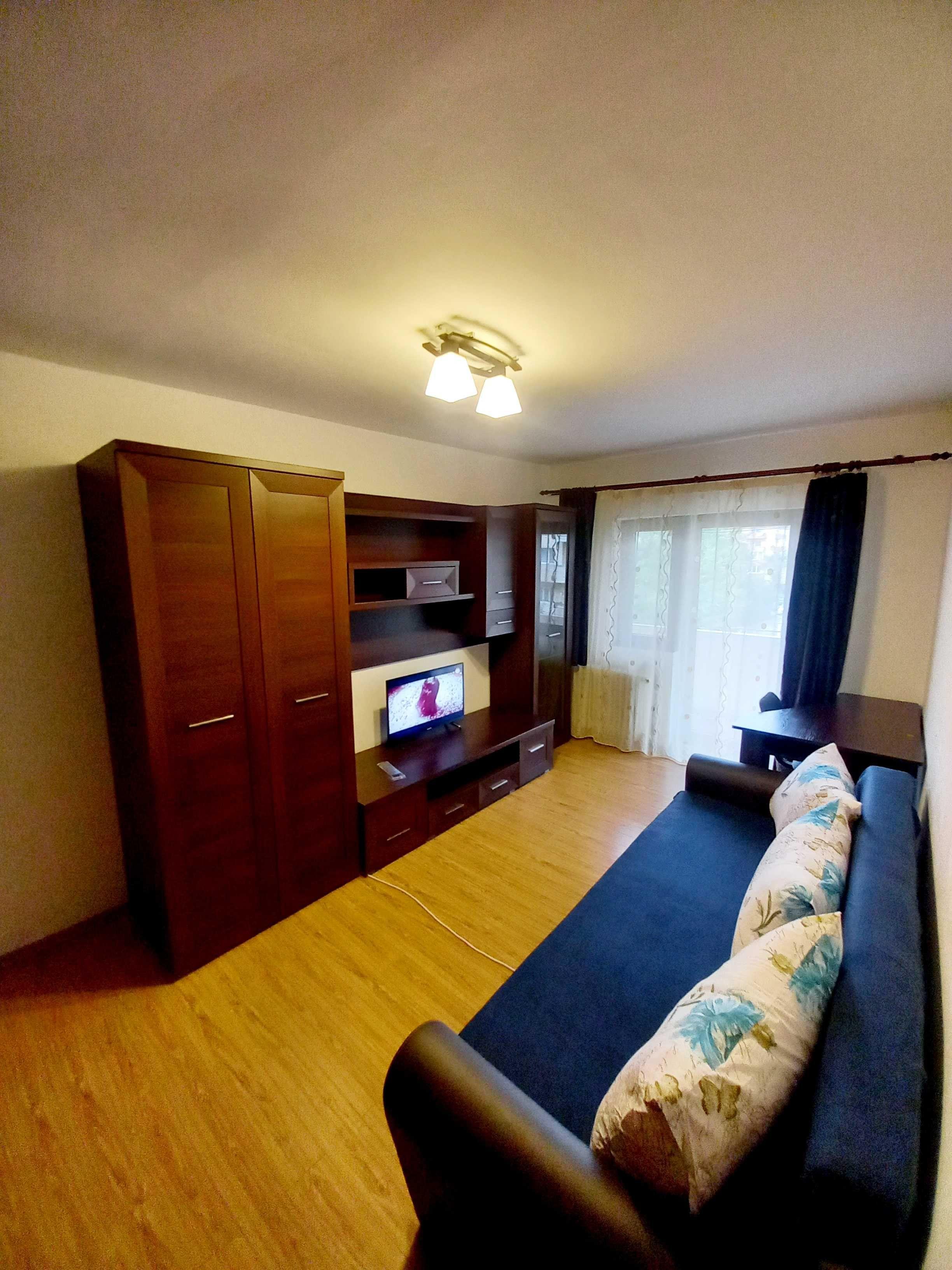 Inchiriez apartament 2 camere, decomandat, Etaj 2, Marinex