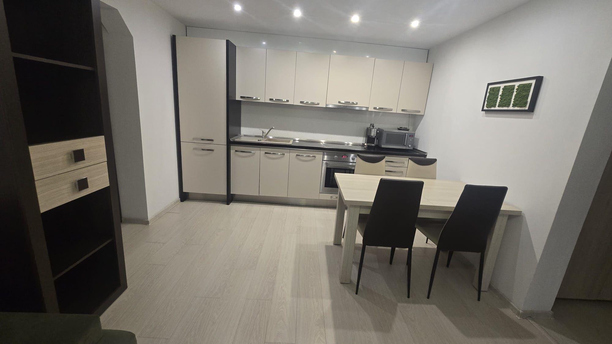 Inchiriez apartament 3 camere zona TBC - imagine 1