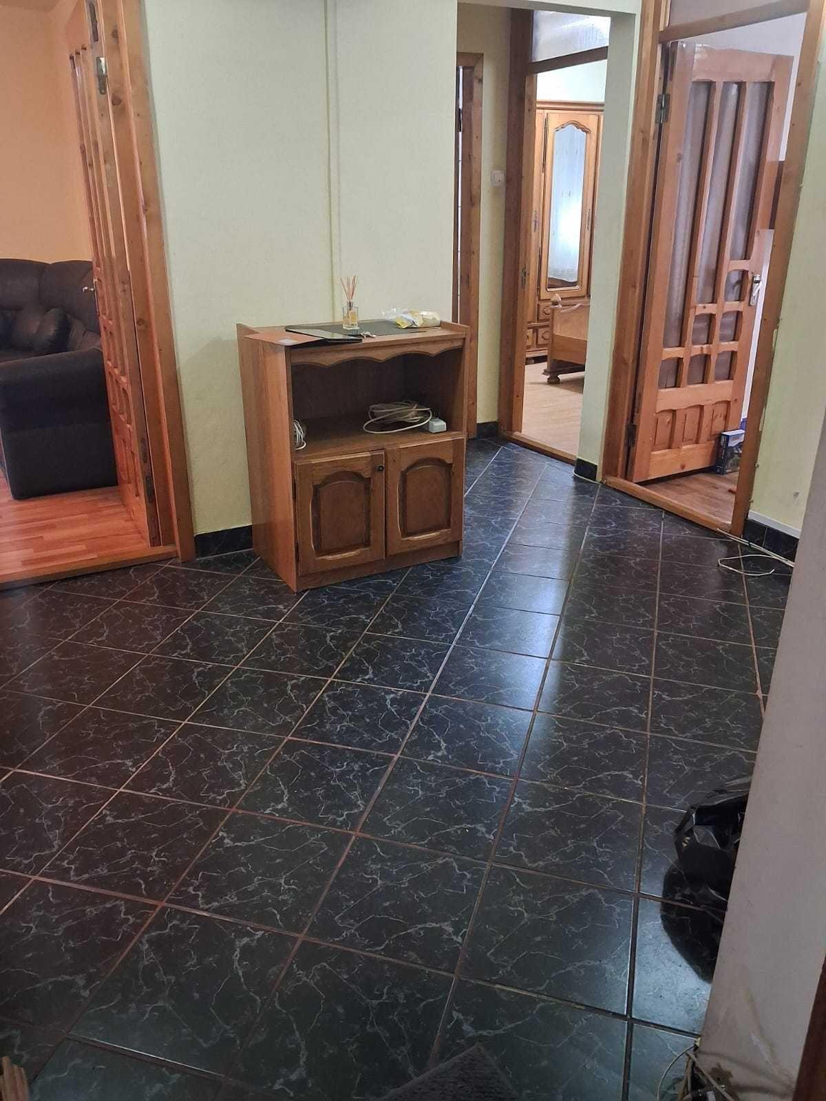 Ofer apartament spre închiriere - imagine 1