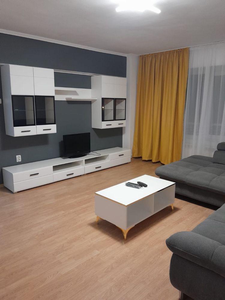 Apartament cu 2 camere de inchiriat-Rm.Valcea,Eroilor,Blocul cu Market Sorival.