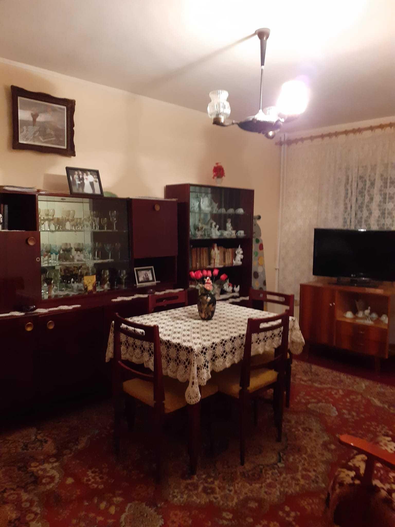 Apartament 2 camere de închiriat, Ostroveni, Zona Cina