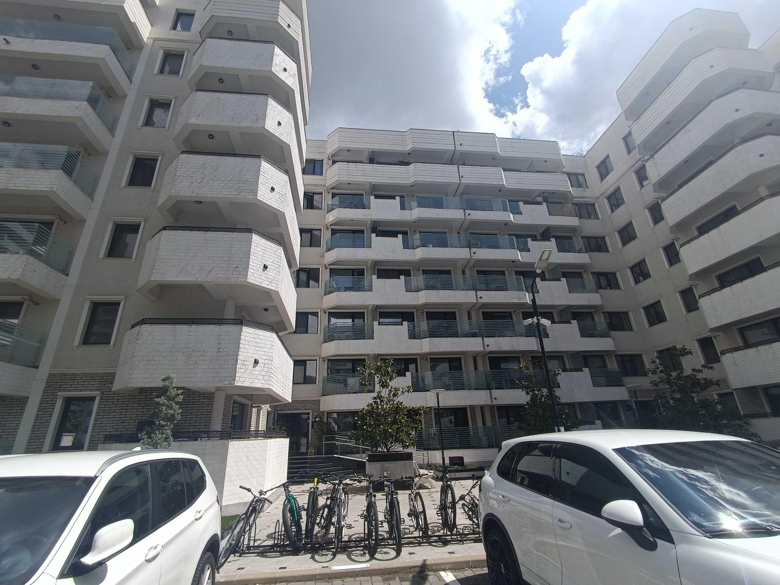 Apartament cu loc de parcare subteran - Royal Town Copou