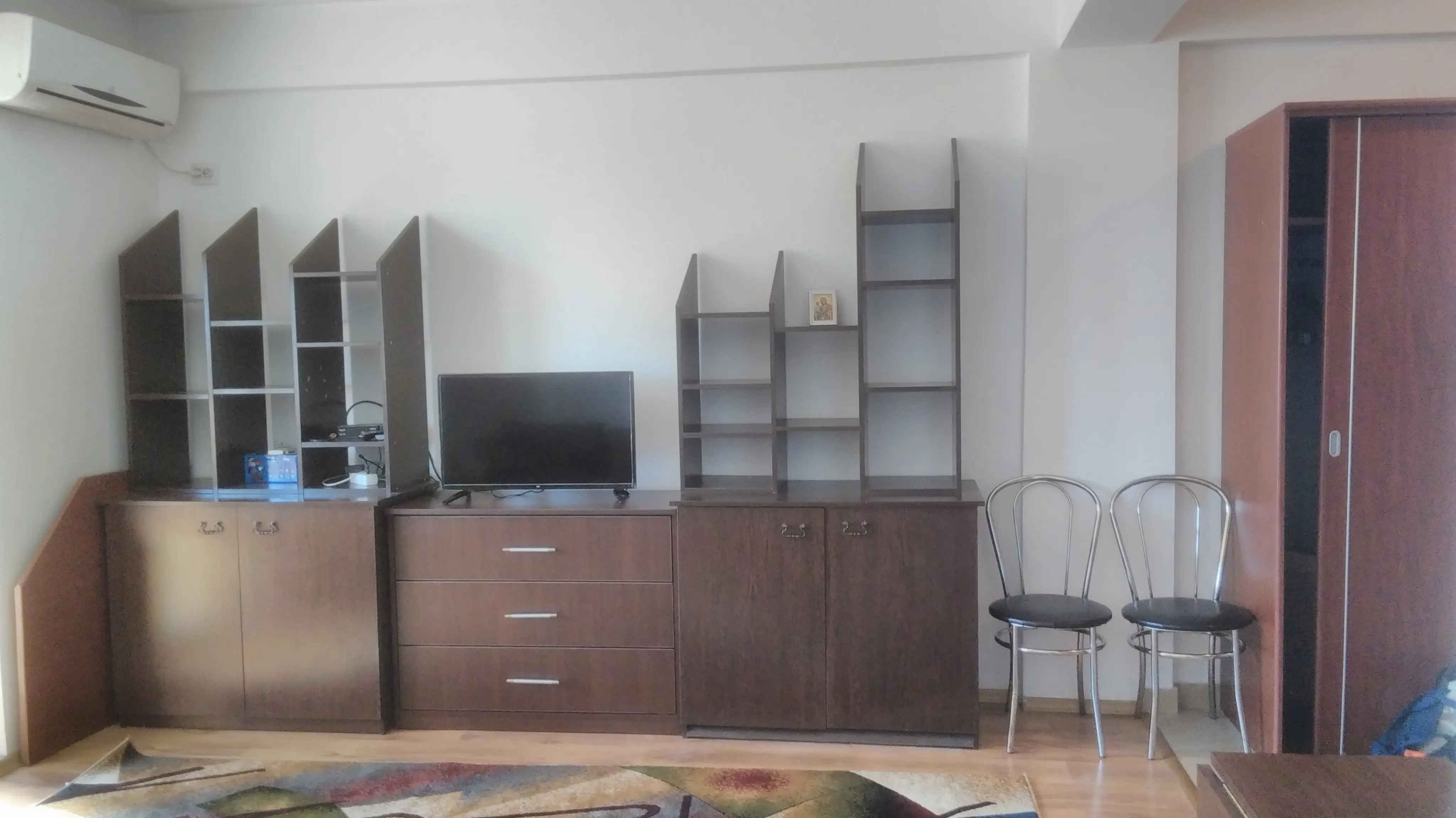 Proprietar inchiriez apartament 2 camere la 7-8 min de metrou Dimitrie Leonida