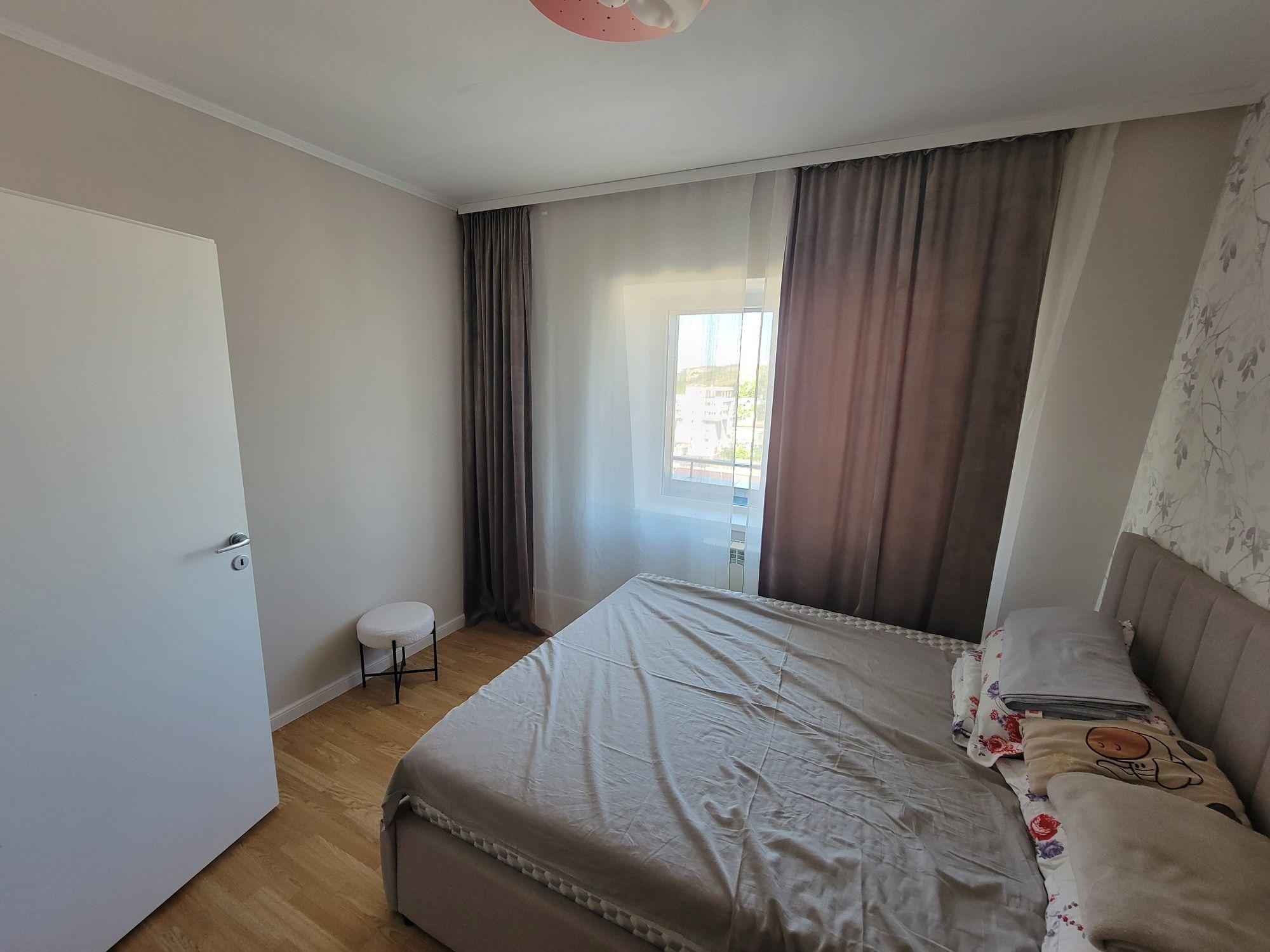 PF Vând apartament 3 CAMERE + boxa - complex Dream Village - imagine 1