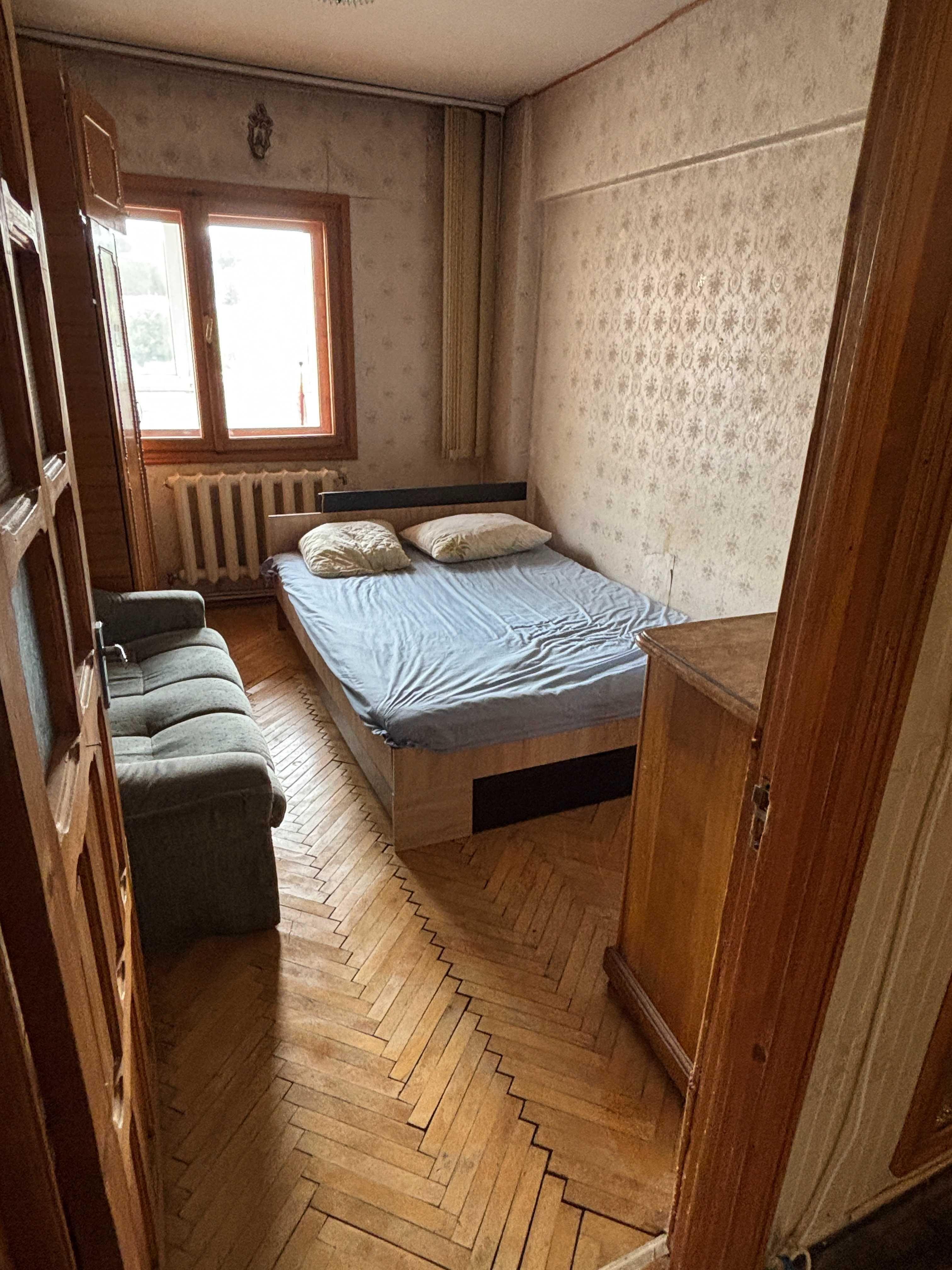 PROPRIETAR - GARA/BILLA - Camera in apartament 4 camere