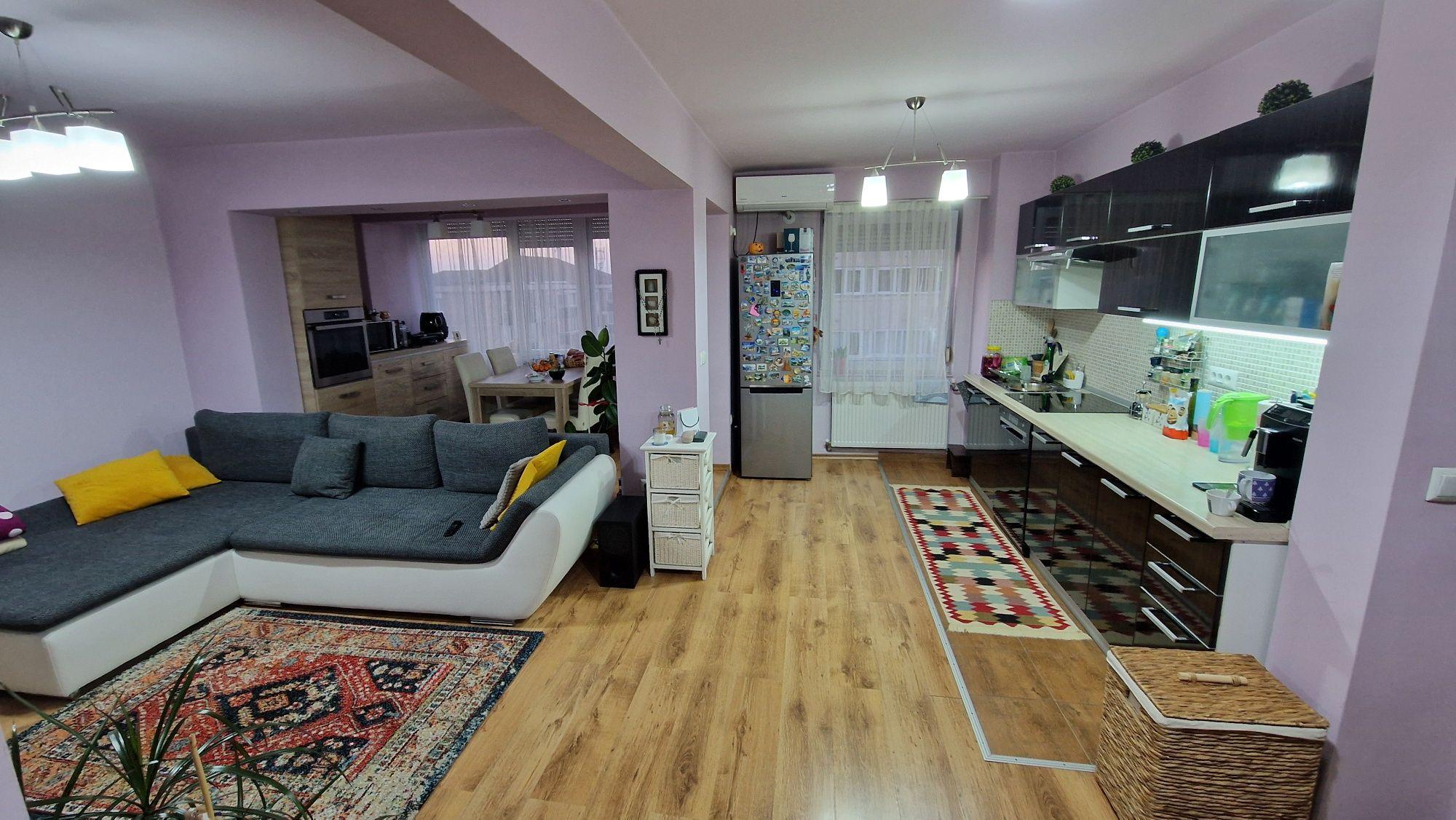Apartament tip D 3 camere Nufarul