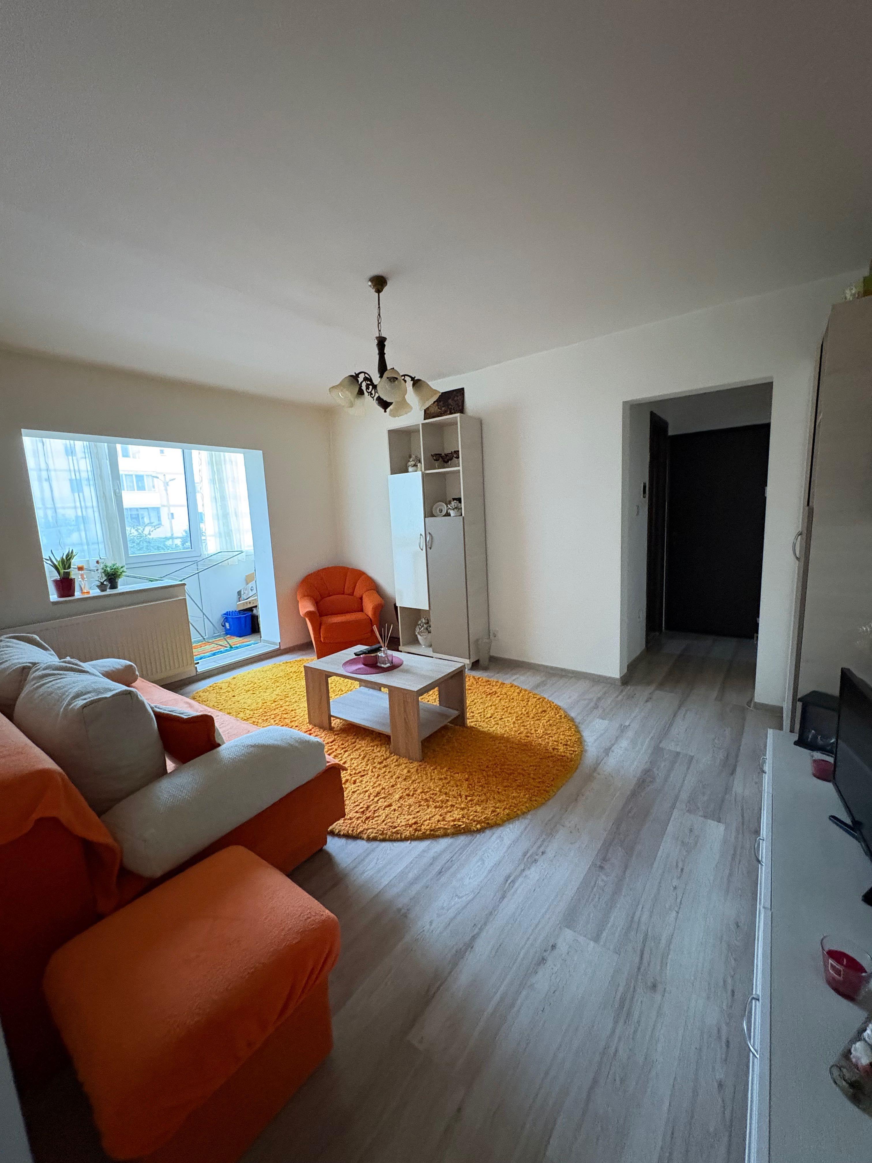 Vând apartament spațios de 75 mp, semidecomandat, Micalaca zona 500. - imagine 1