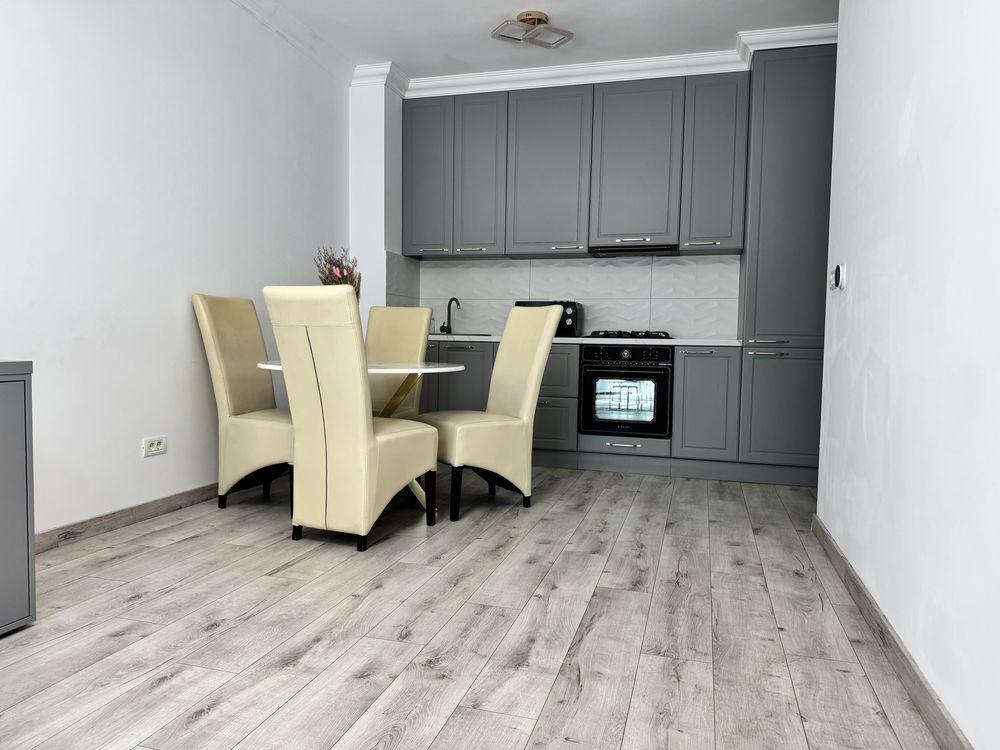 Inchiriez apartament Adora Park parter terasa mare