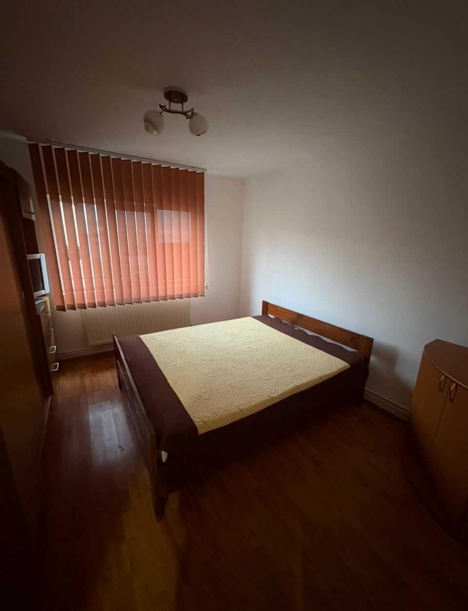 Inchiriez apartament