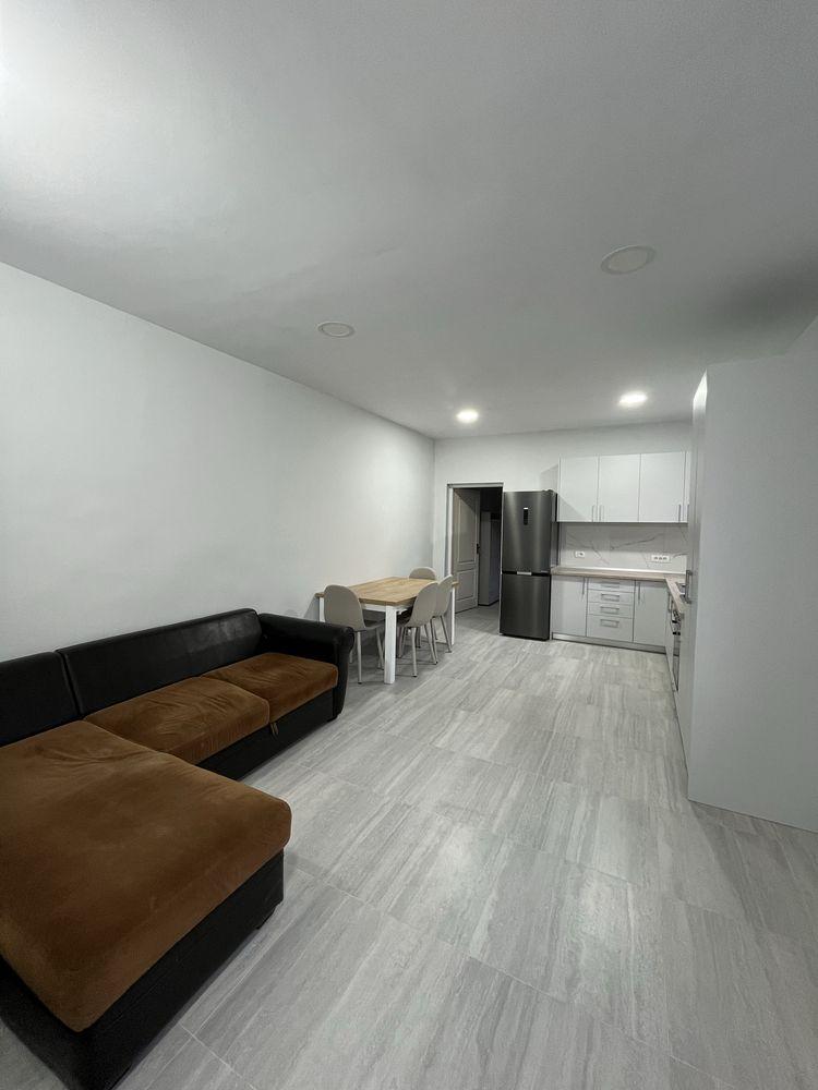 Proprietar inchiriez apartament 3 camere in spate la Teatru