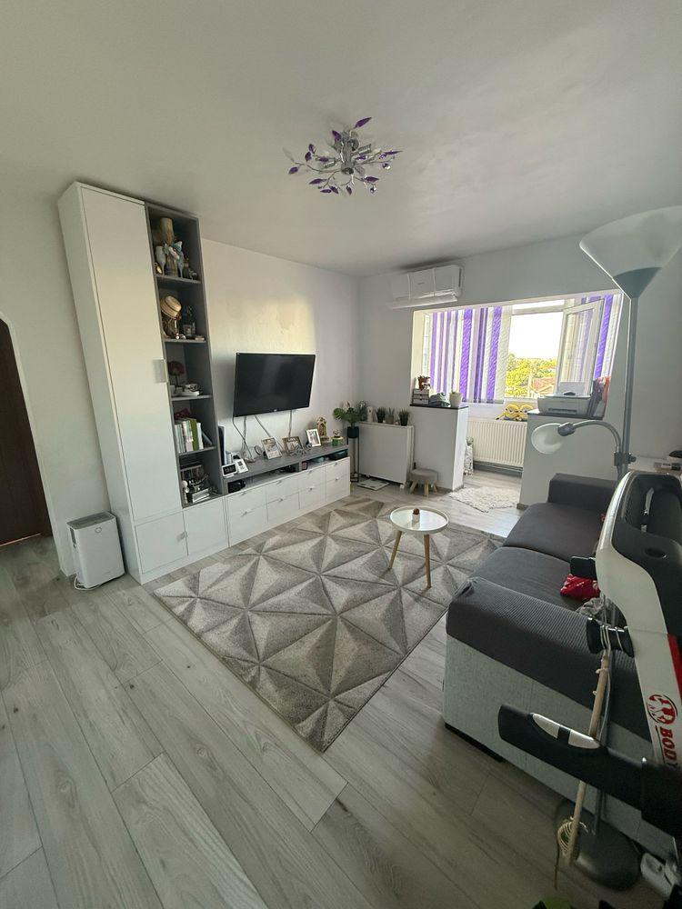Apartament 2 semidecomandate zona Mioritei, intersectia cu Banca Nationala